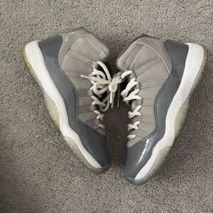 Air Jordan 11 “cool grey” size 5 GS